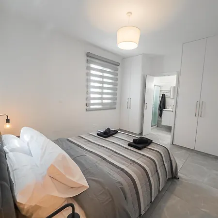 Hubstay - Rotiana With Jacuzzi, Larnaca Lejlighed