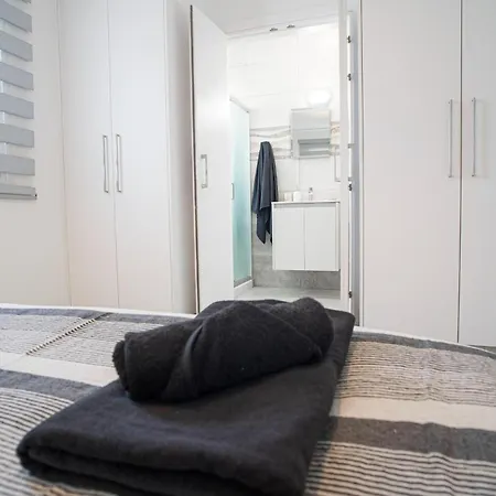 Apartment Hubstay - Rotiana With Jacuzzi, Larnaca Aradhippou