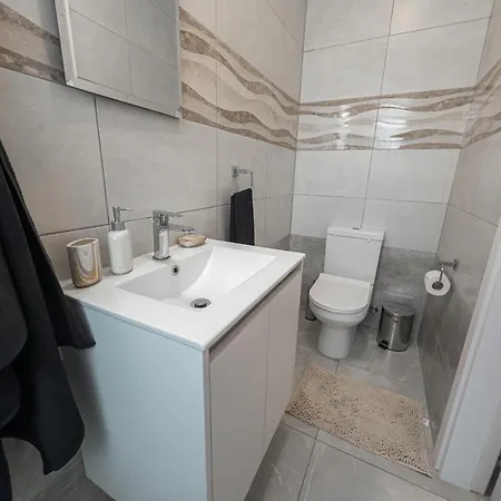 Hubstay - Rotiana With Jacuzzi, Larnaca Apartment Aradhippou