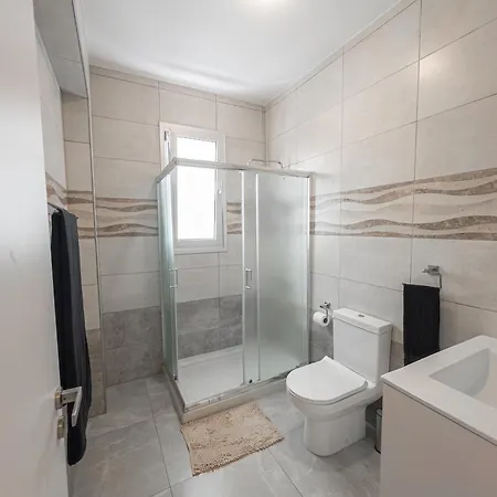 Hubstay - Rotiana With Jacuzzi, Larnaca *